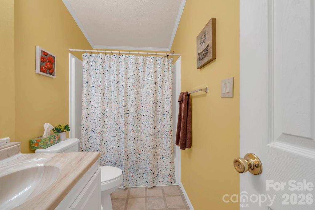 401 Lynn Gap Road — Spruce Pine