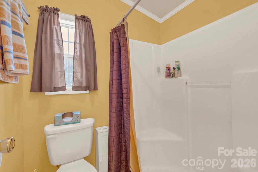 401 Lynn Gap Road — Spruce Pine
