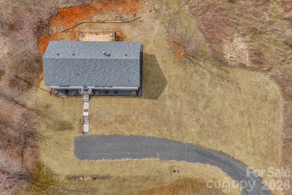 401 Lynn Gap Road — Spruce Pine