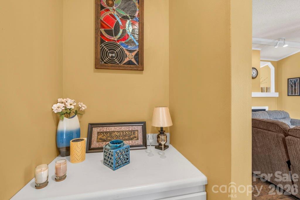 401 Lynn Gap Road — Spruce Pine