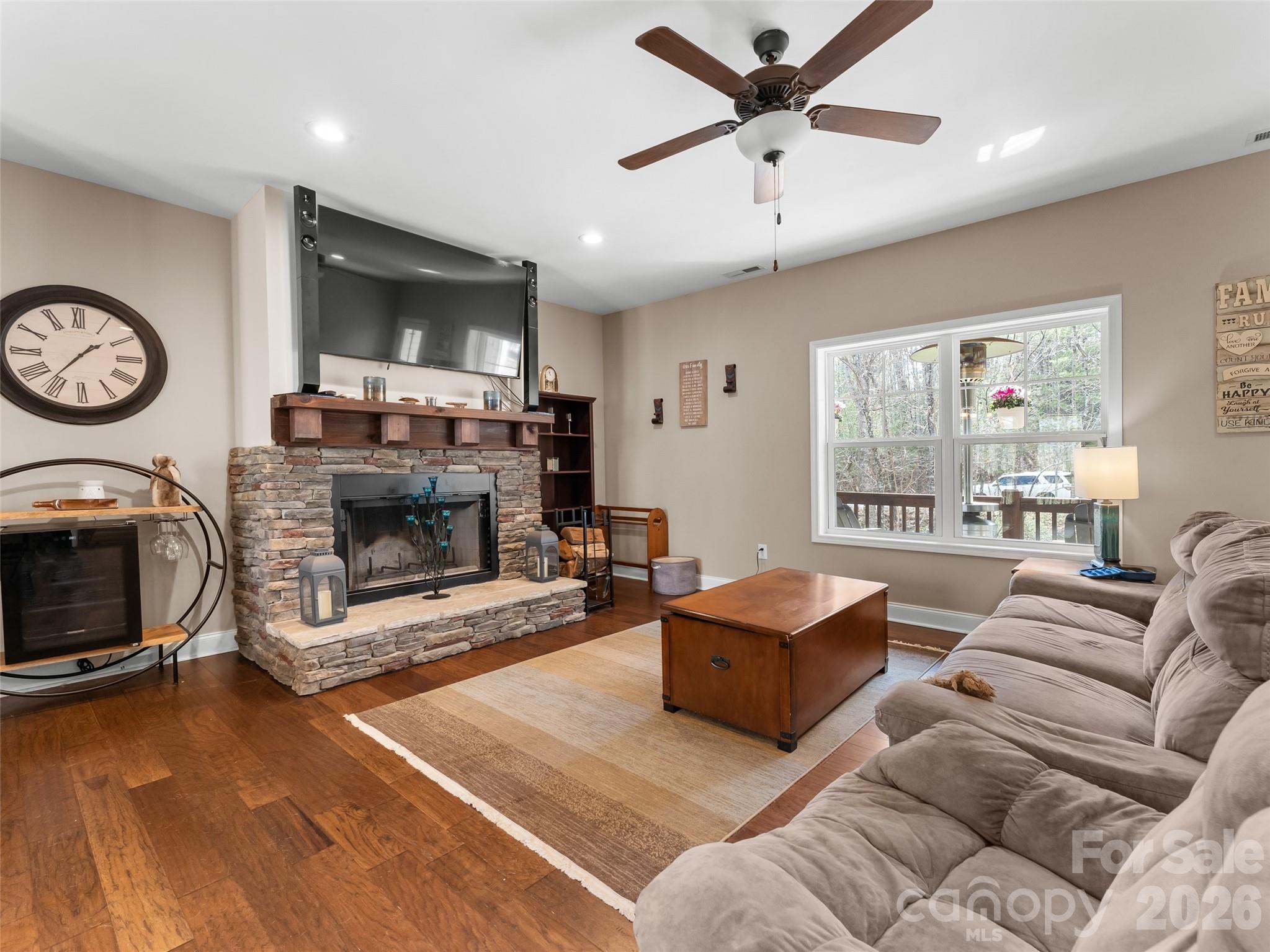72 Summer Shade Court — Hendersonville