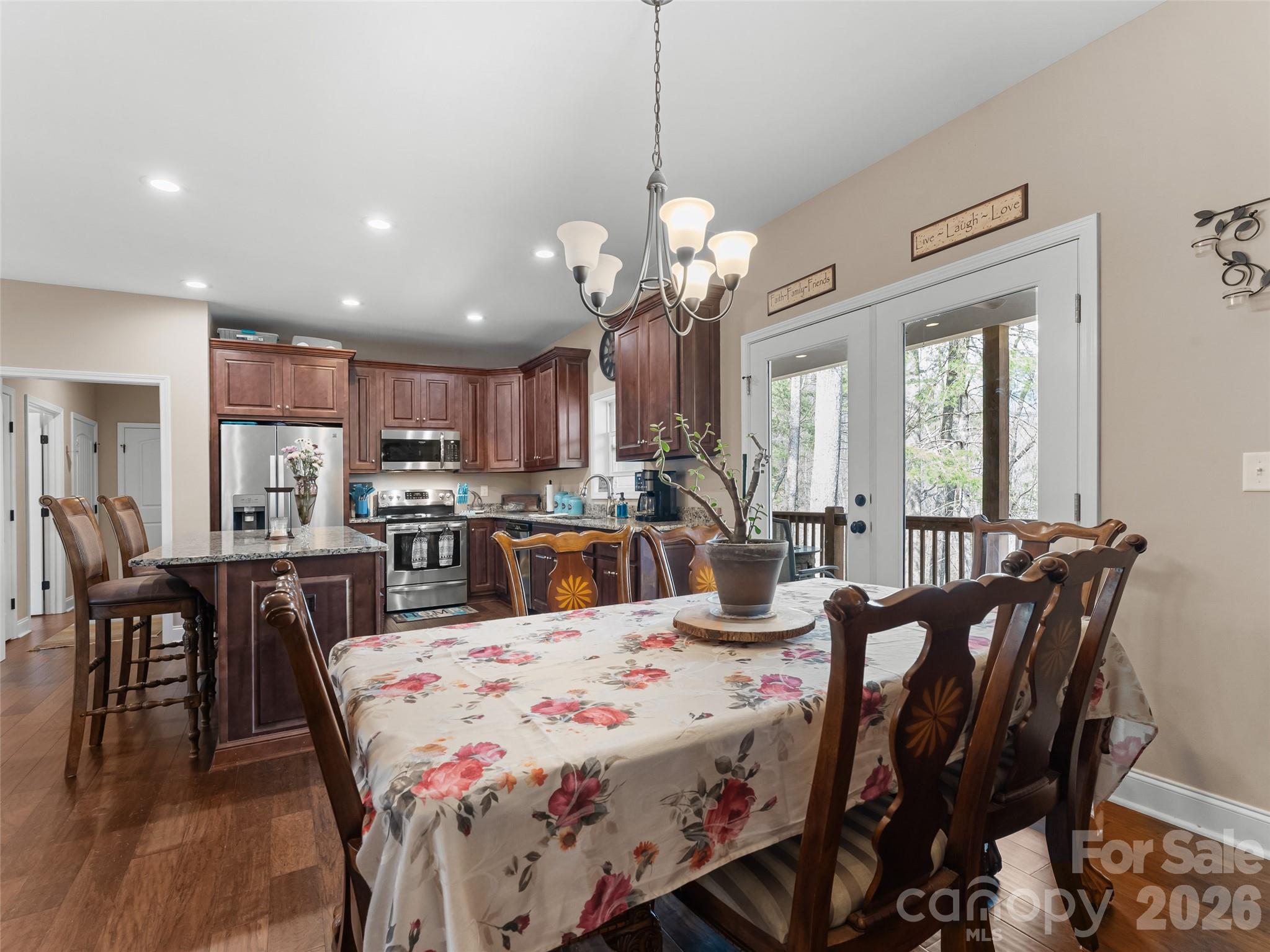 72 Summer Shade Court — Hendersonville