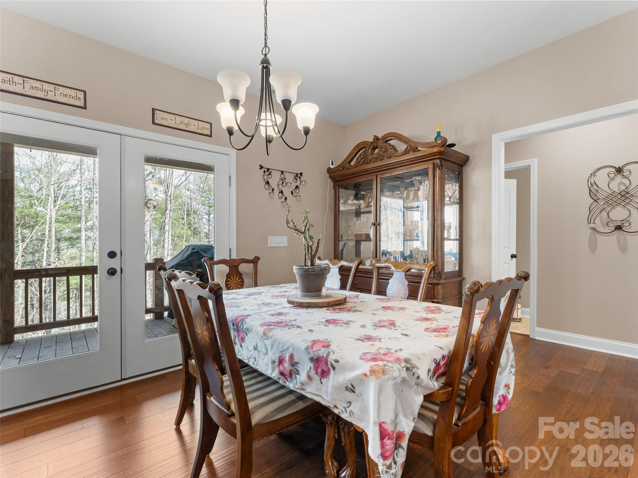 72 Summer Shade Court — Hendersonville