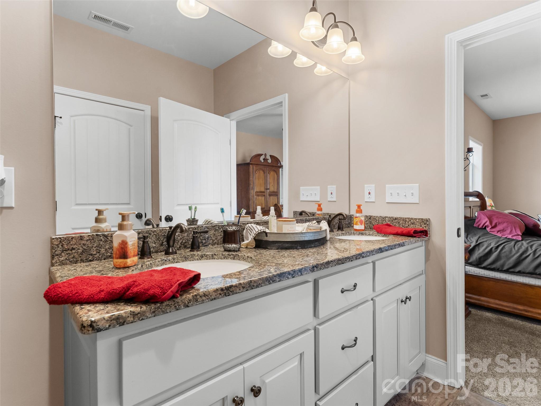 72 Summer Shade Court — Hendersonville