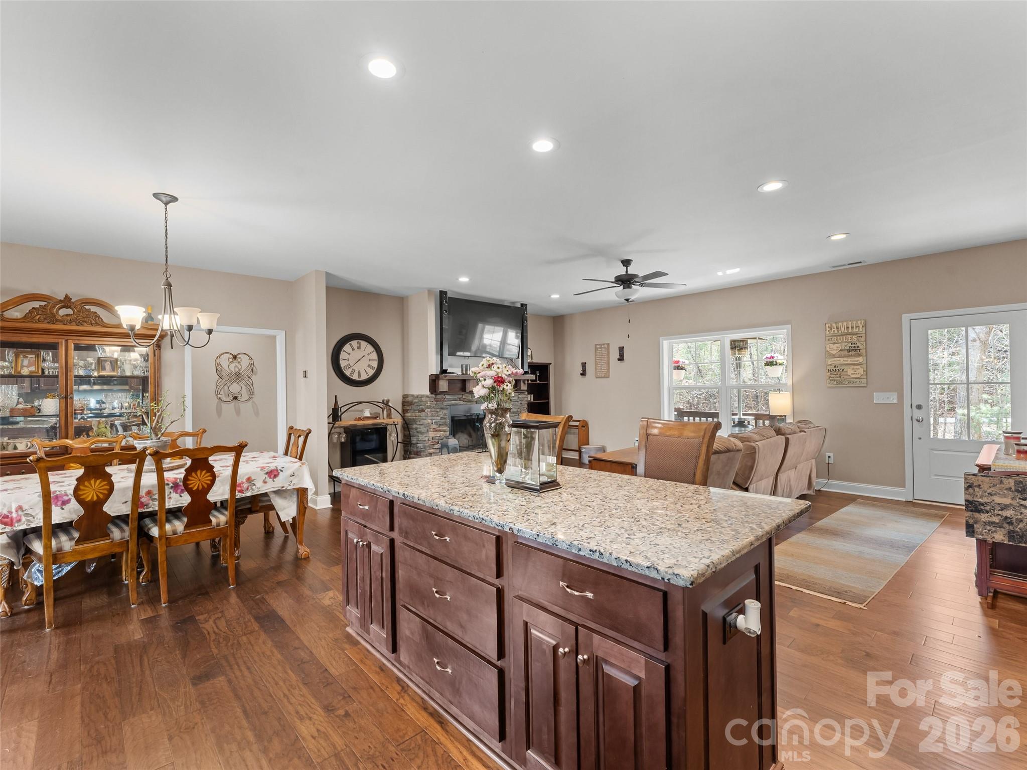 72 Summer Shade Court — Hendersonville