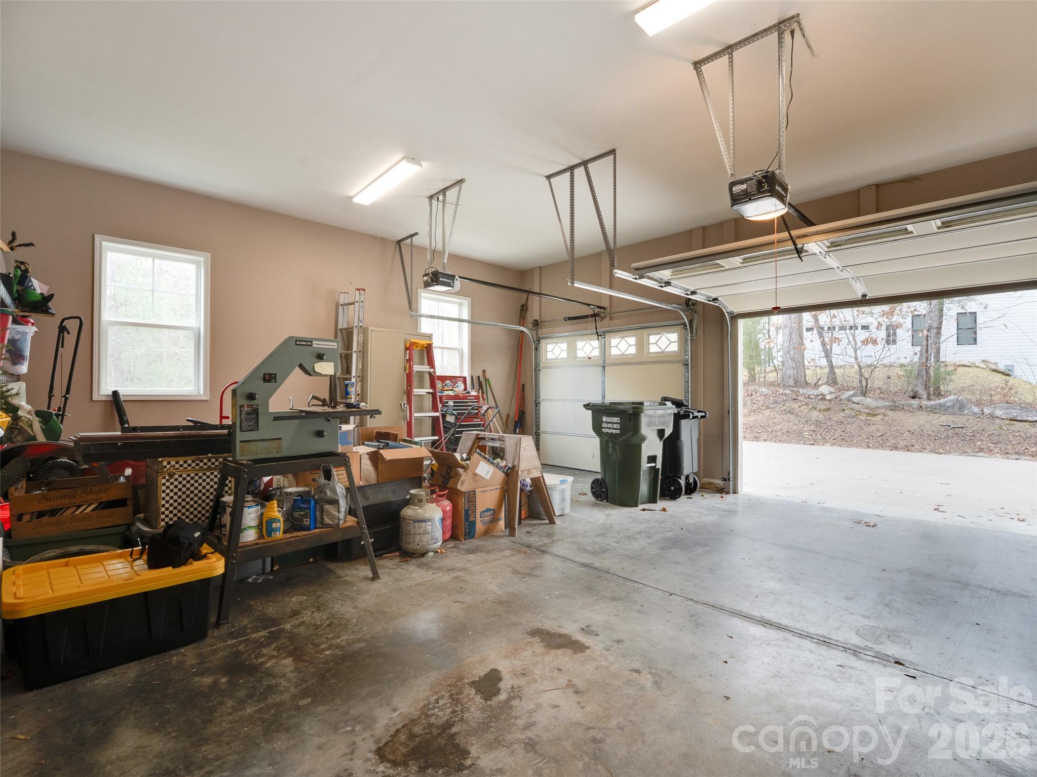 72 Summer Shade Court — Hendersonville