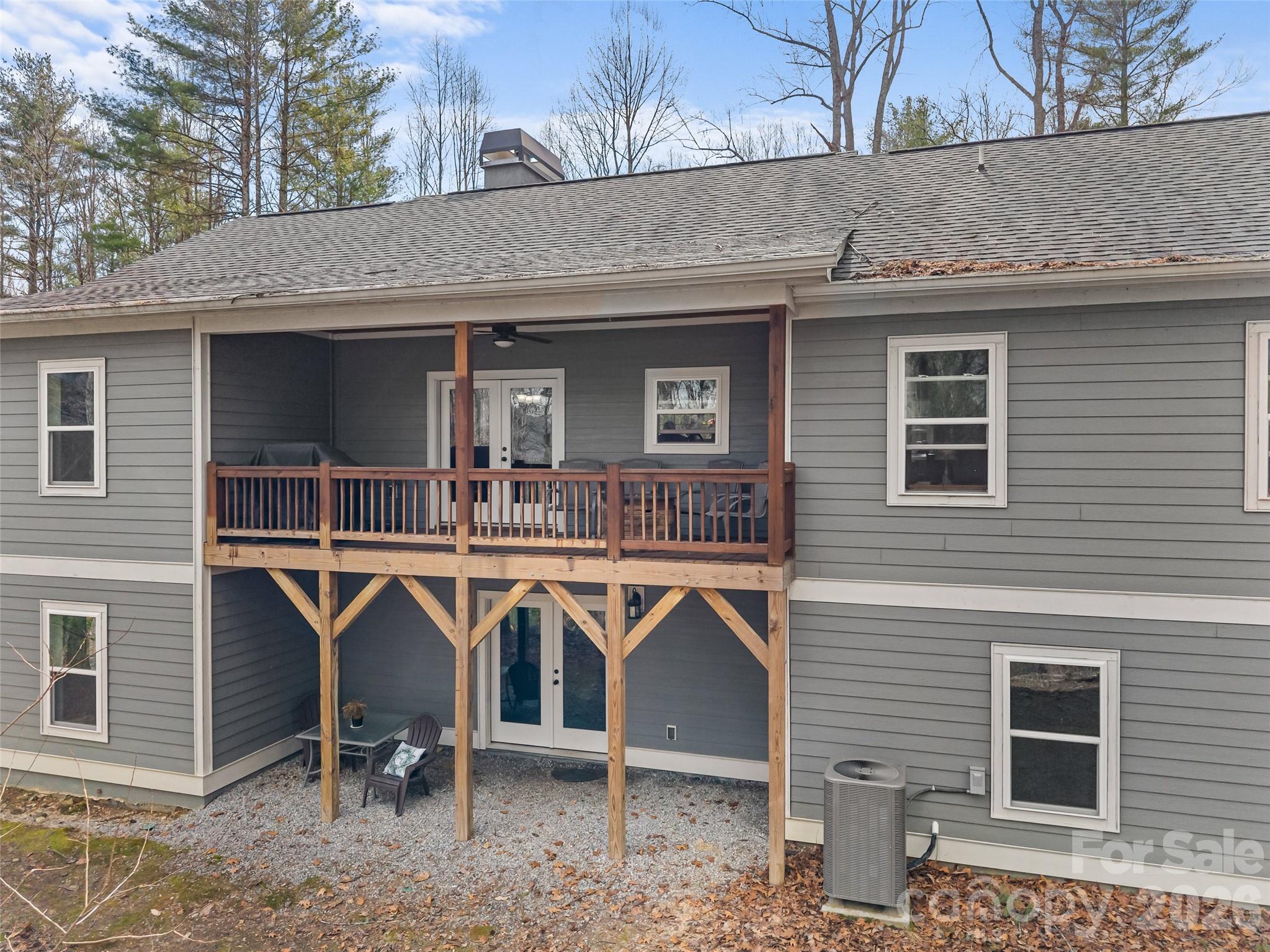 72 Summer Shade Court — Hendersonville