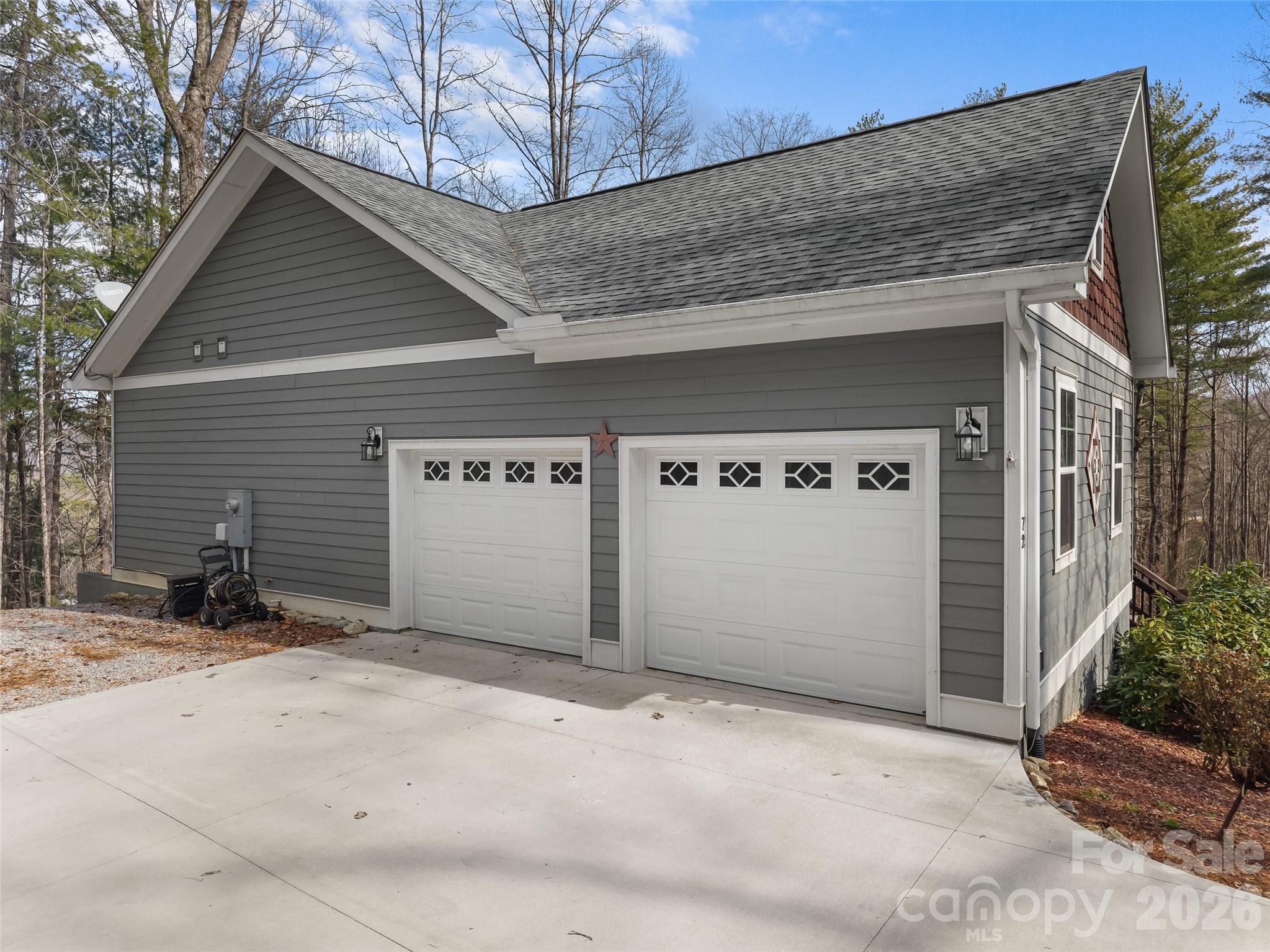 72 Summer Shade Court — Hendersonville