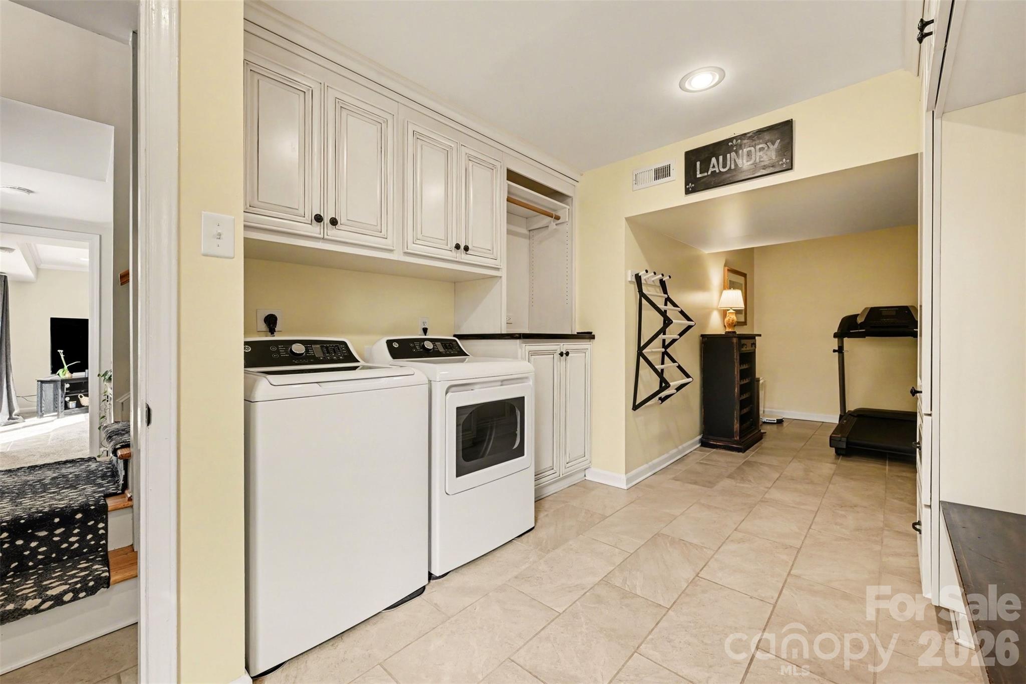 3832 Blowing Rock Way — Charlotte