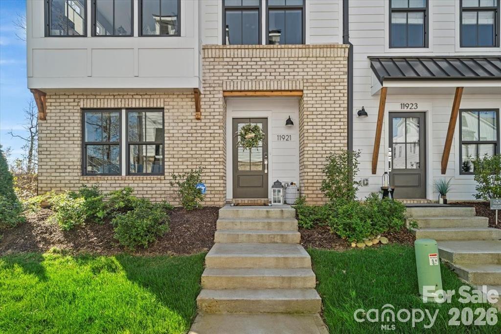 11921 Fiddlers Roof Lane — Charlotte