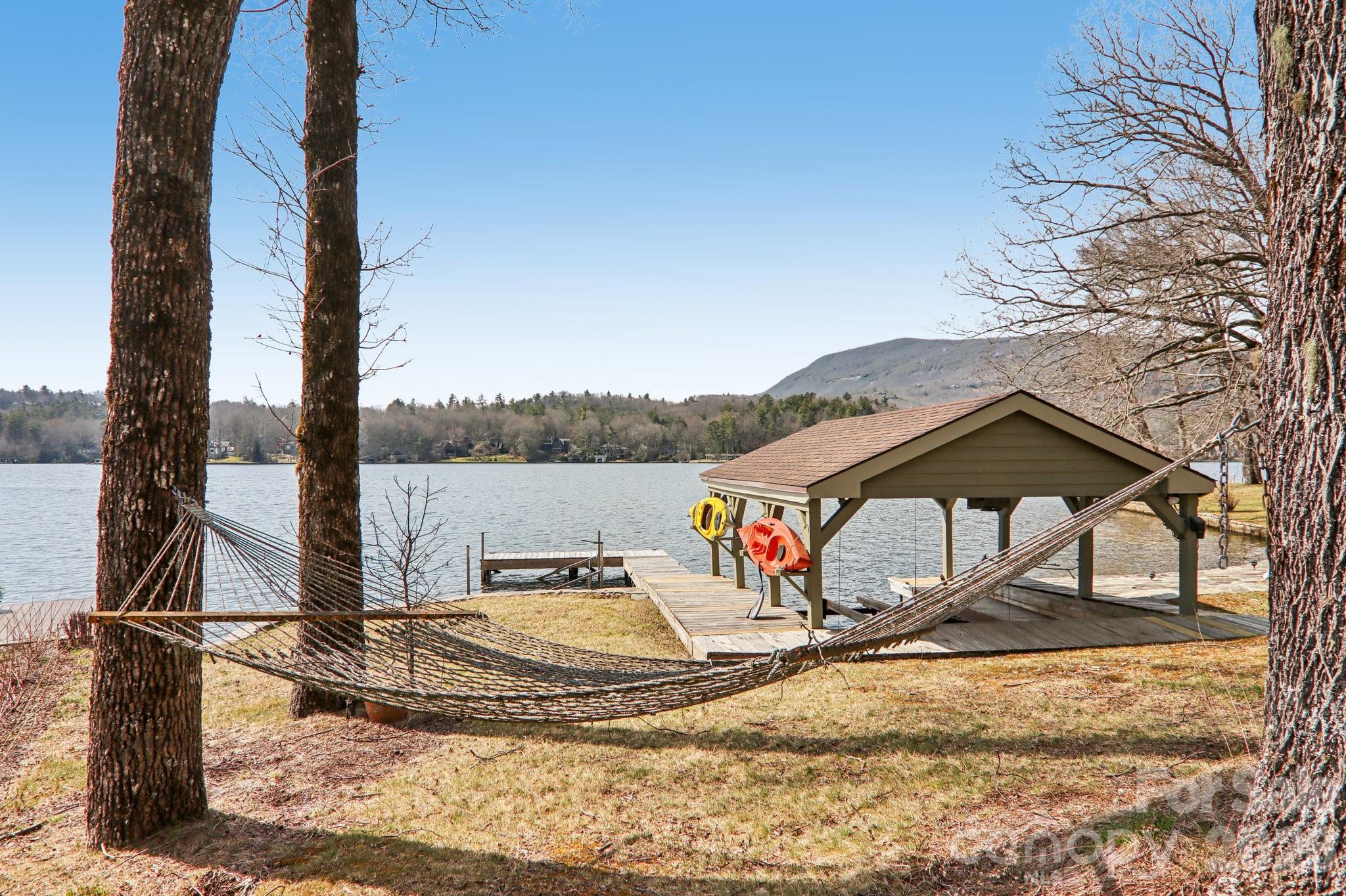 987 Cold Mountain Road — Lake Toxaway