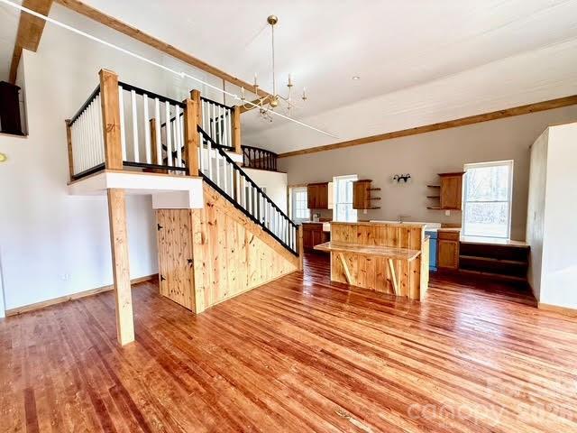 6367 NC 261 Highway — Bakersville