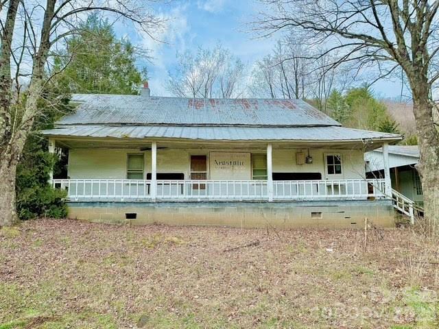 6367 NC 261 Highway — Bakersville