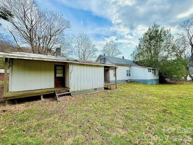 6367 NC 261 Highway — Bakersville