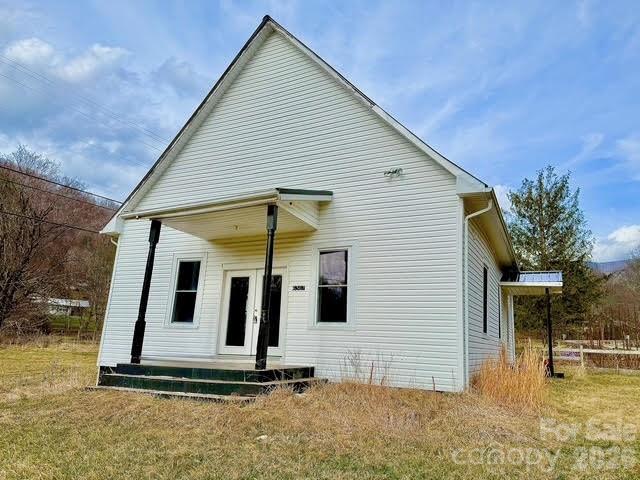 6367 NC 261 Highway — Bakersville