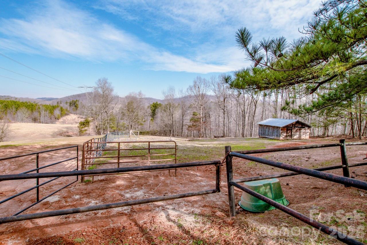 508 Liles Lane — Hiddenite