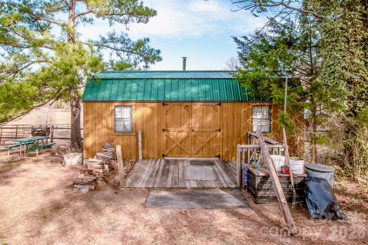 508 Liles Lane — Hiddenite