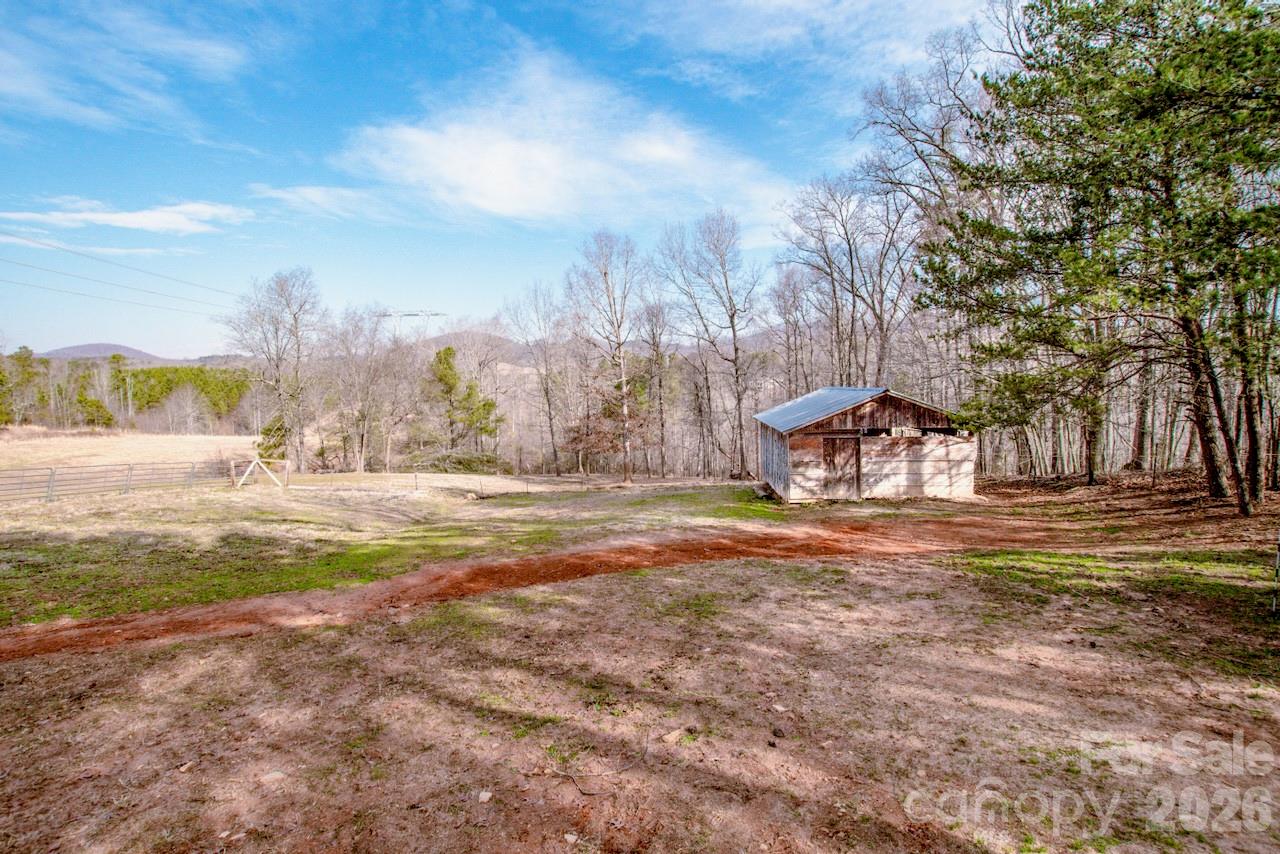 508 Liles Lane — Hiddenite