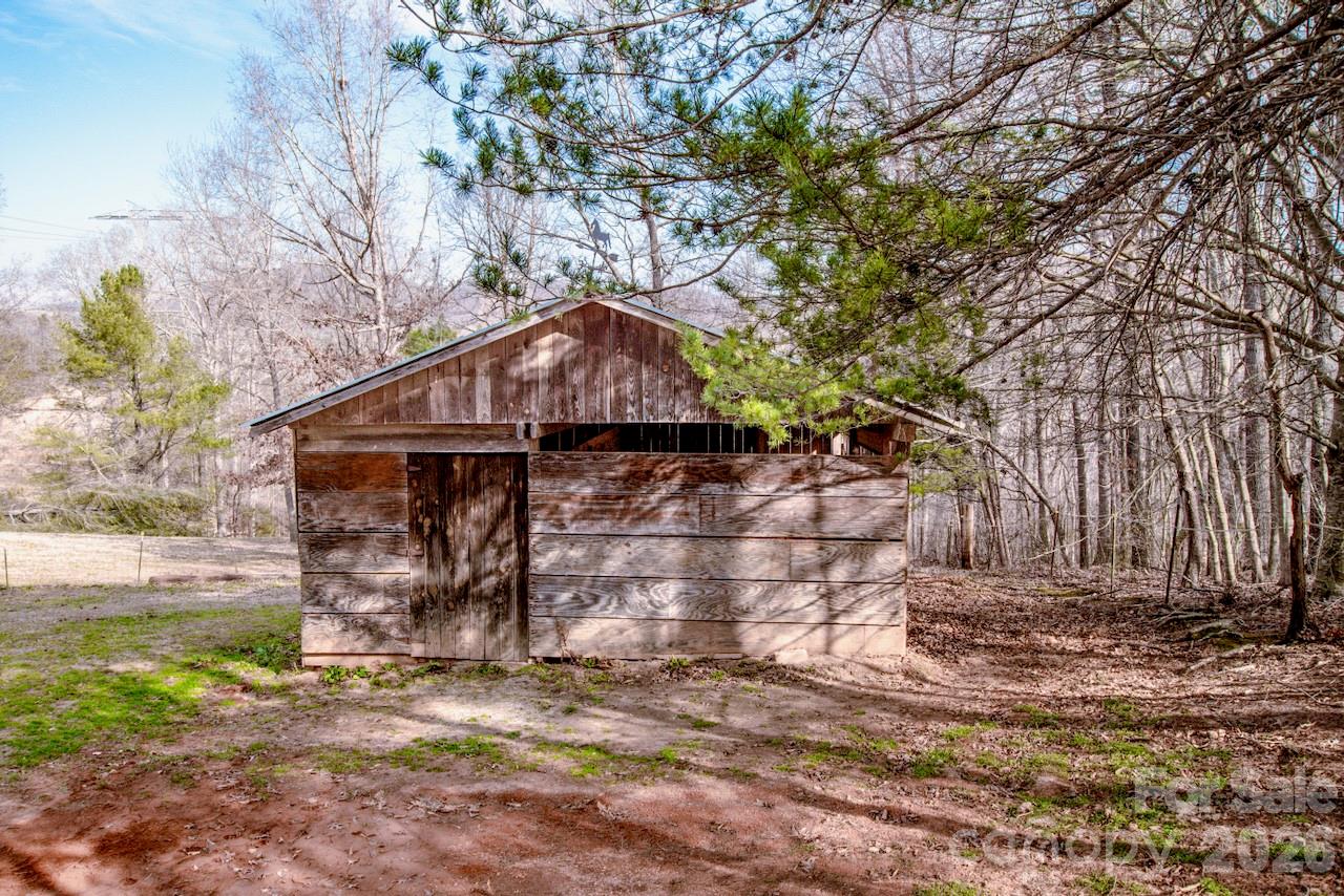 508 Liles Lane — Hiddenite