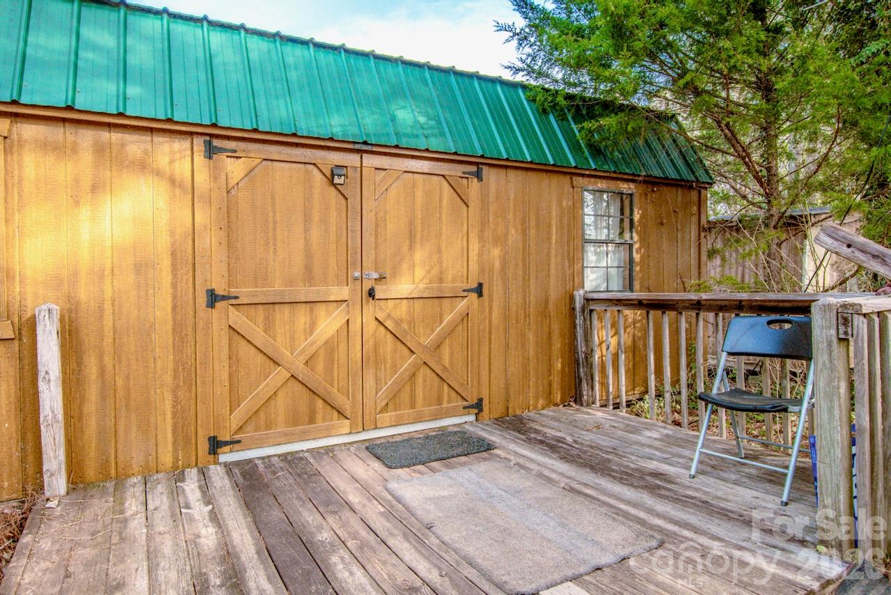 508 Liles Lane — Hiddenite