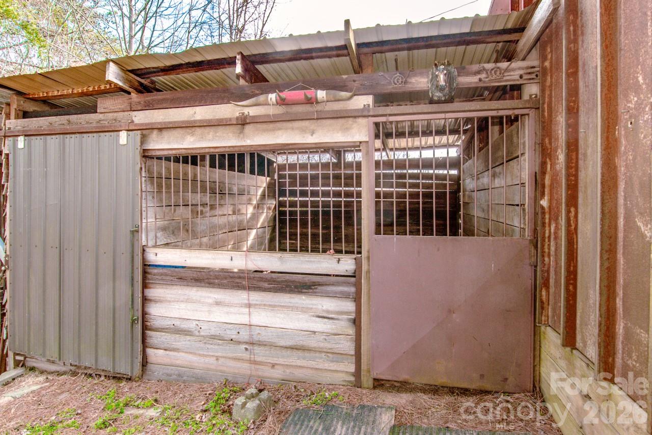 508 Liles Lane — Hiddenite