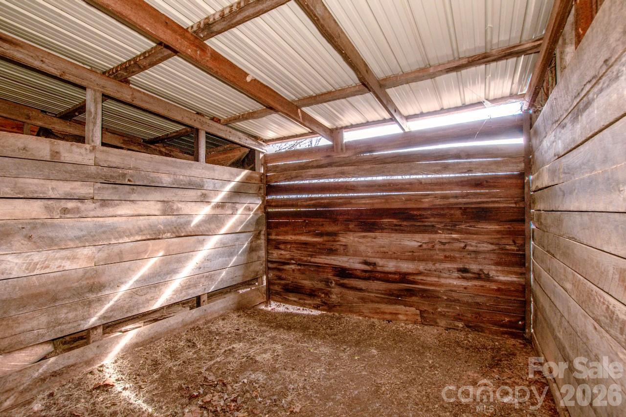 508 Liles Lane — Hiddenite