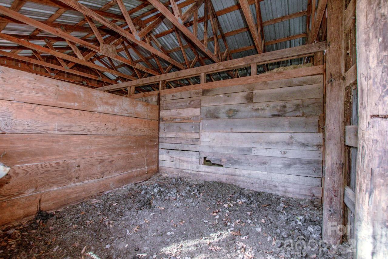 508 Liles Lane — Hiddenite