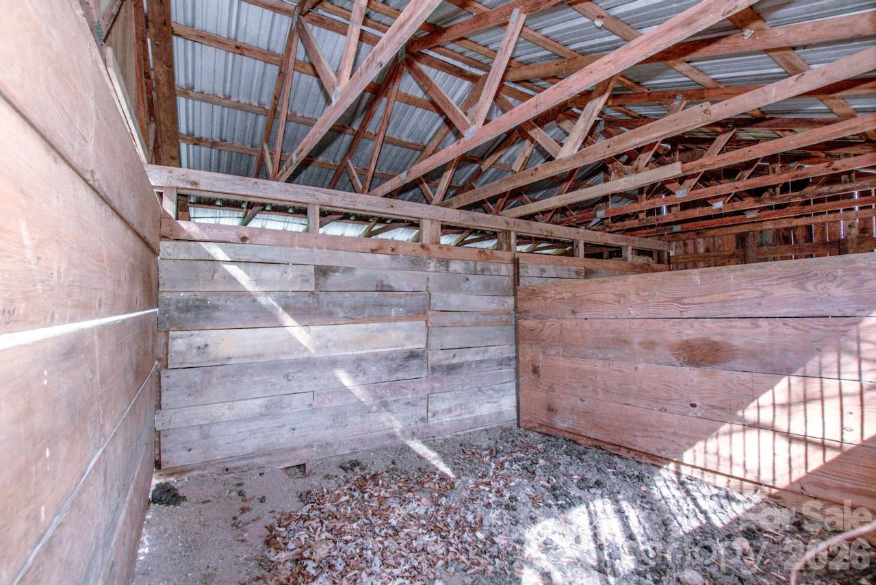 508 Liles Lane — Hiddenite