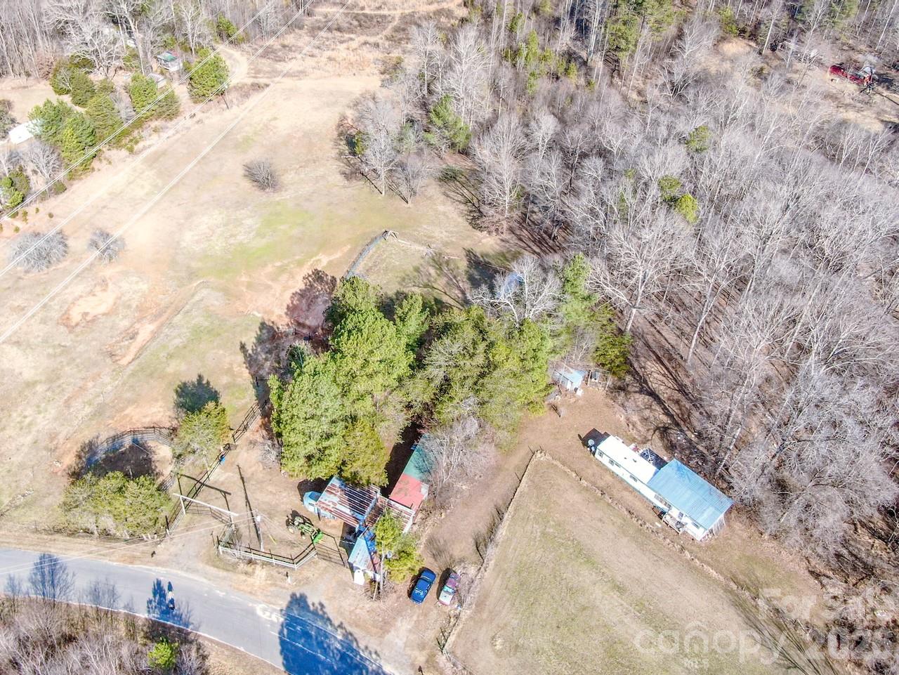 508 Liles Lane — Hiddenite