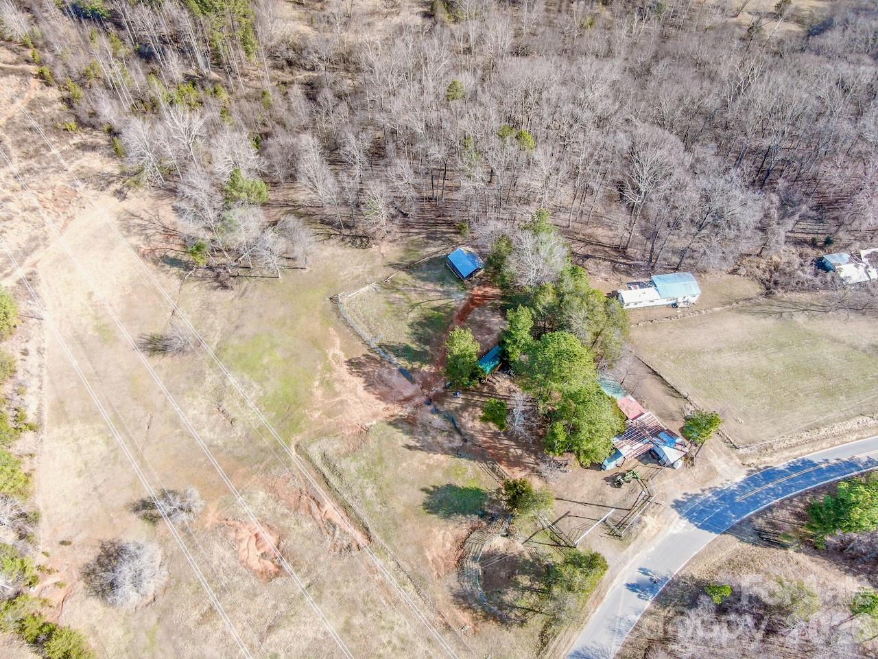 508 Liles Lane — Hiddenite