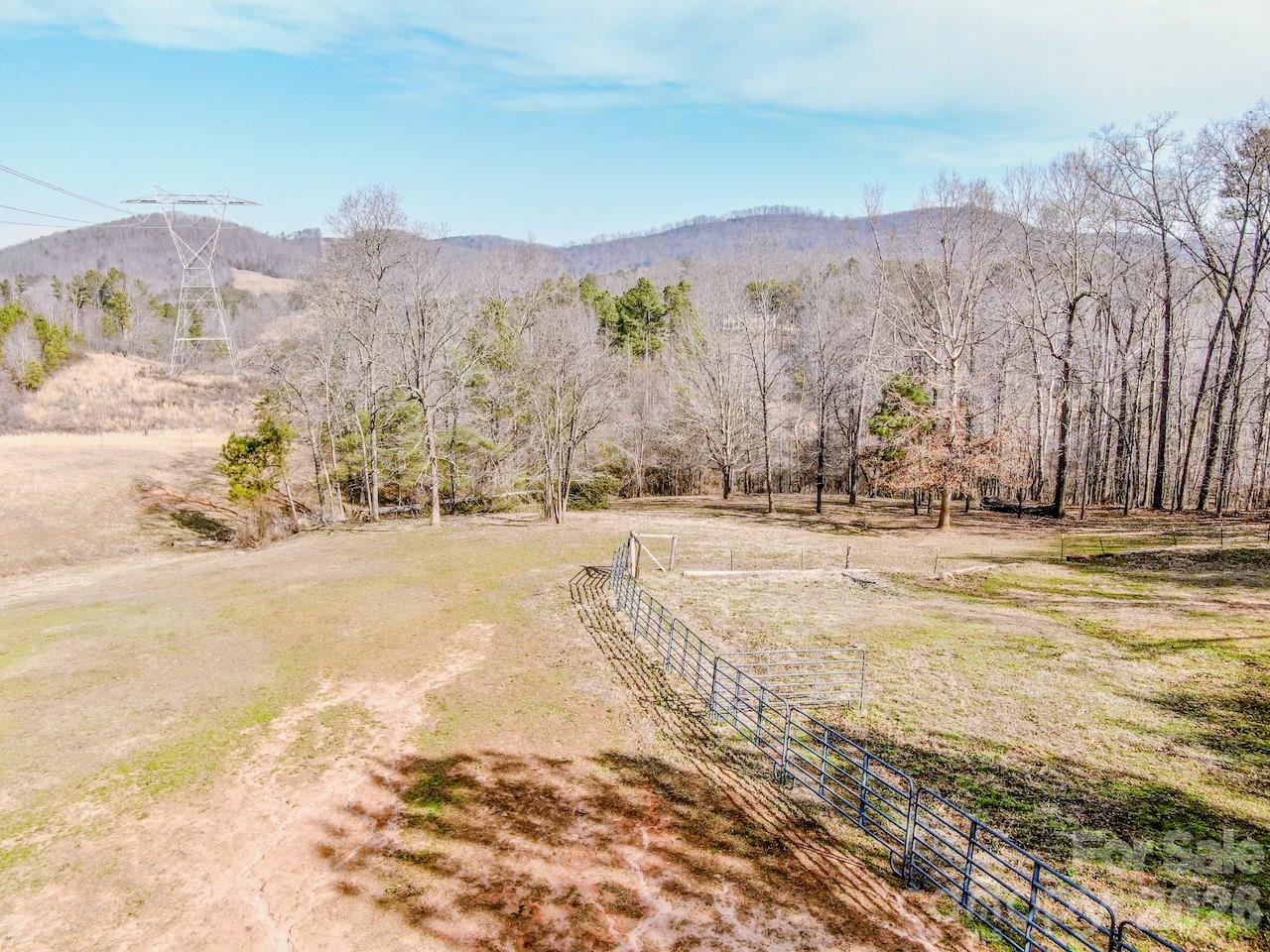 508 Liles Lane — Hiddenite