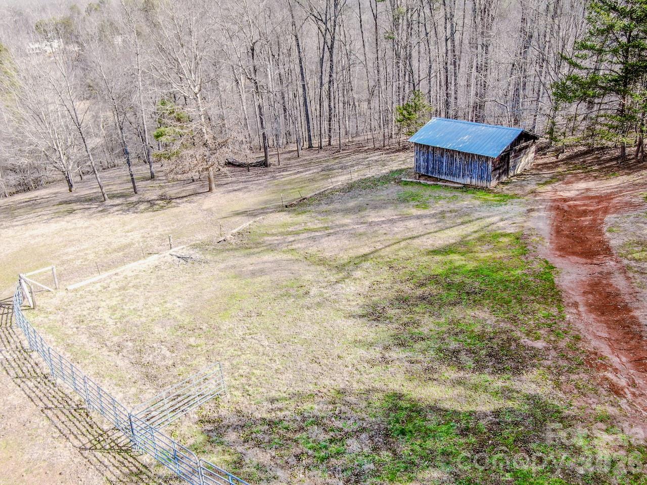 508 Liles Lane — Hiddenite