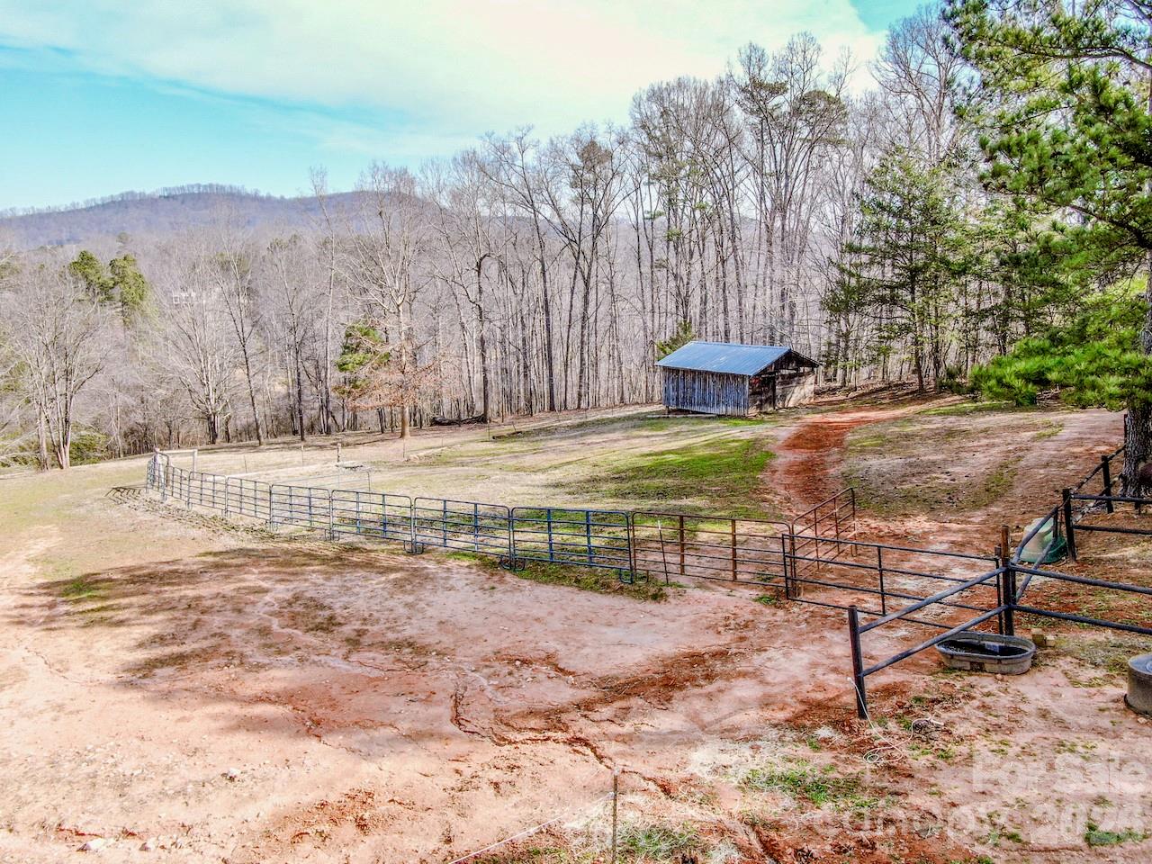 508 Liles Lane — Hiddenite