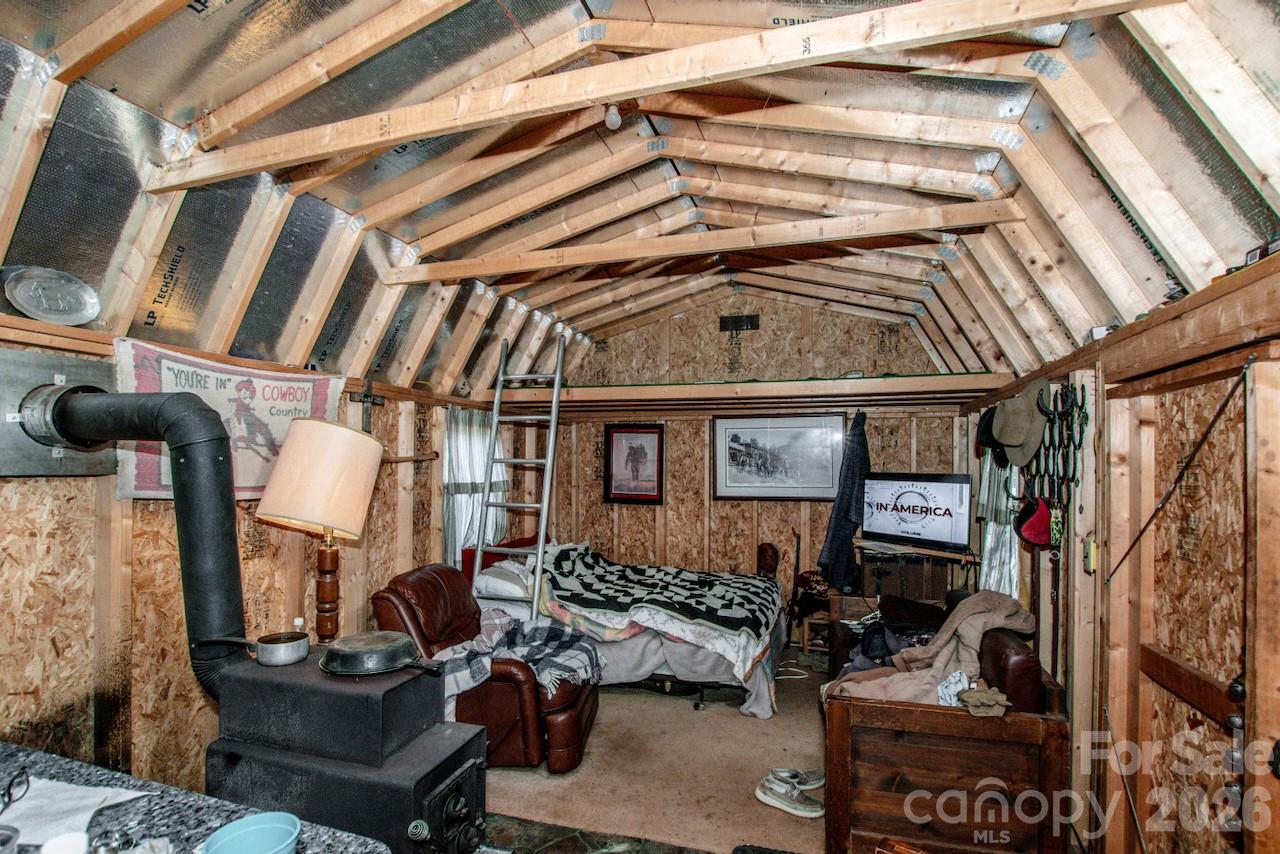 508 Liles Lane — Hiddenite