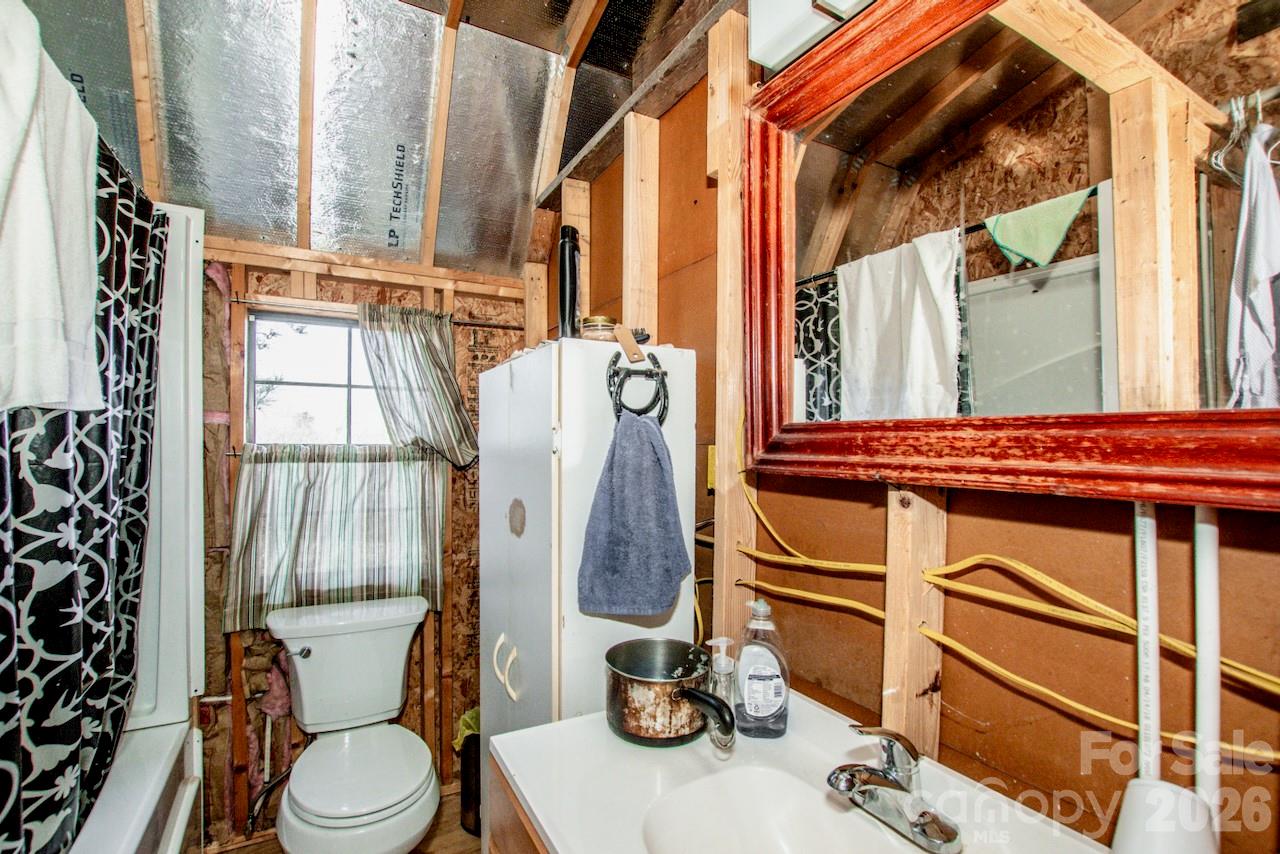 508 Liles Lane — Hiddenite