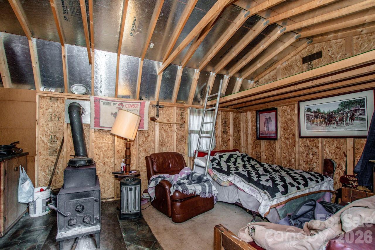 508 Liles Lane — Hiddenite