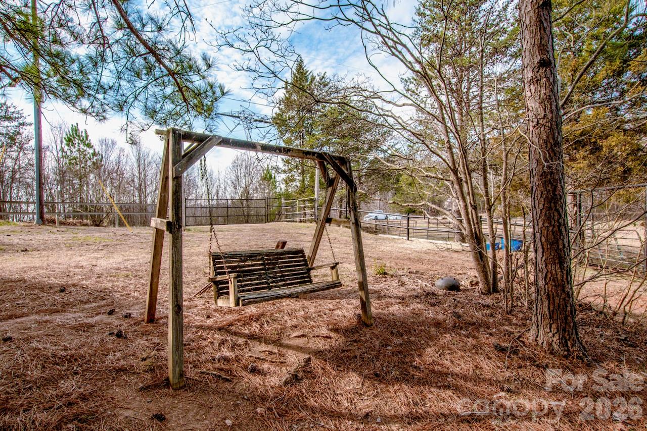 508 Liles Lane — Hiddenite
