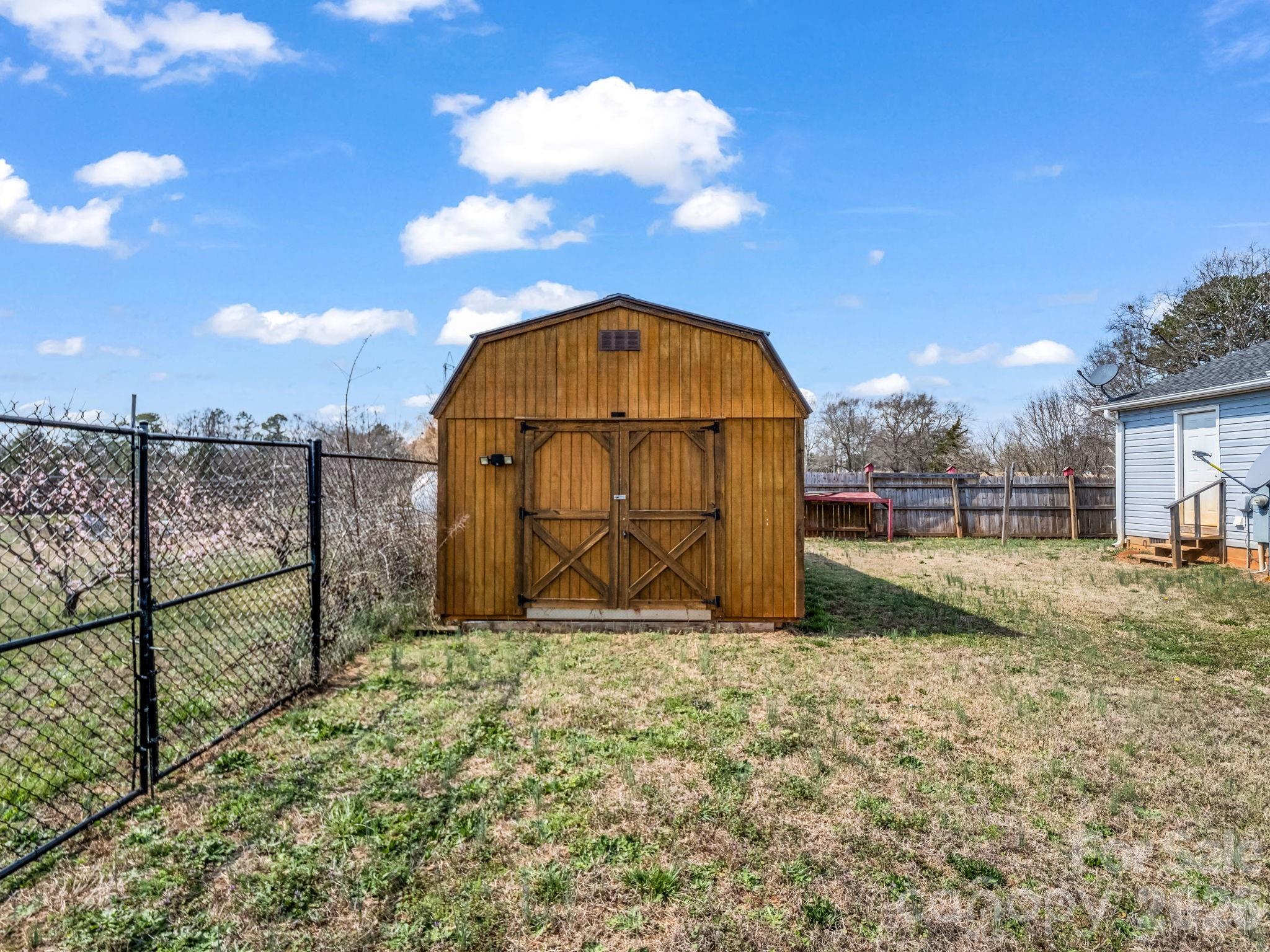 655 W Oconee Street — Chesnee