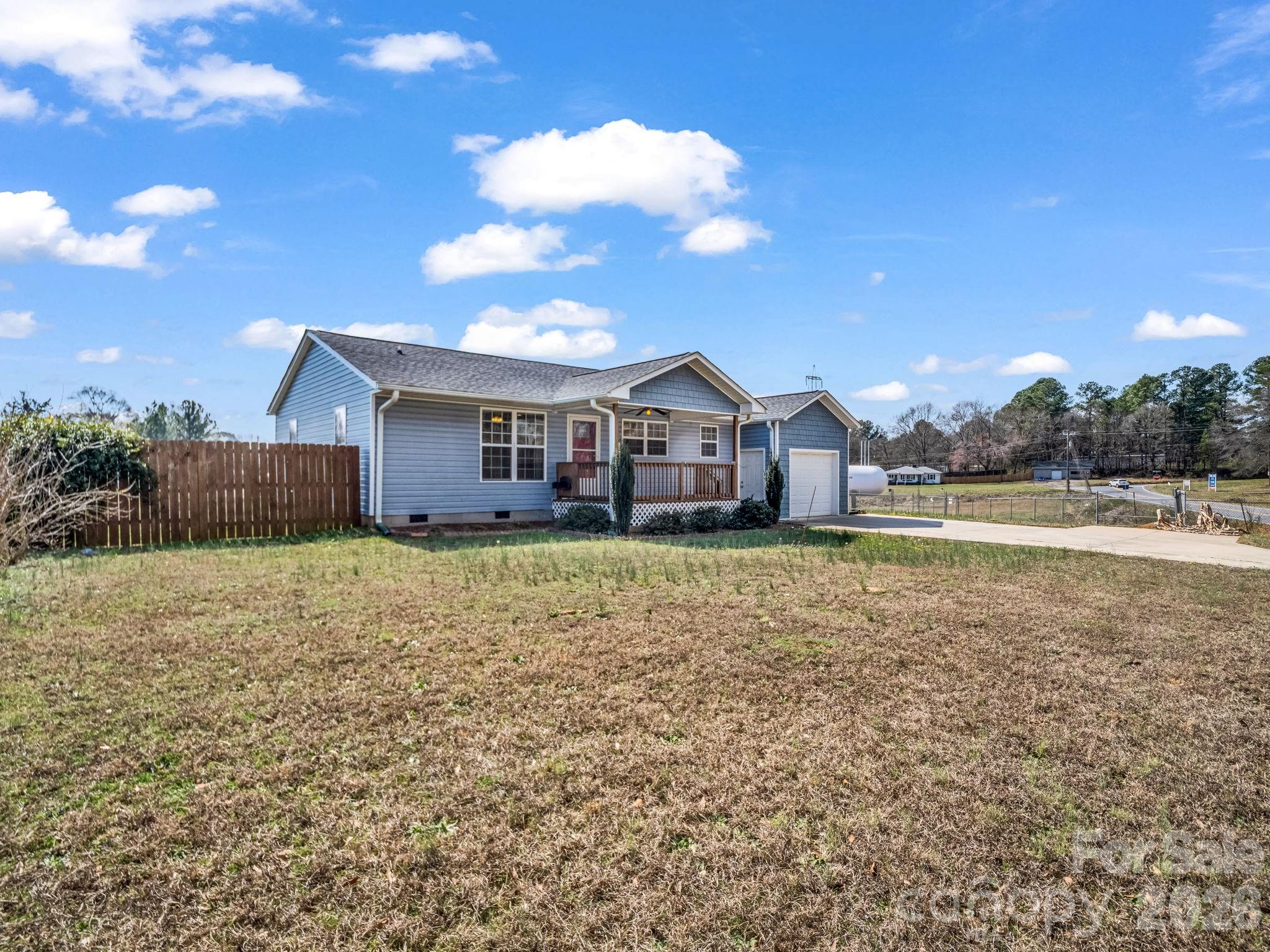 655 W Oconee Street — Chesnee
