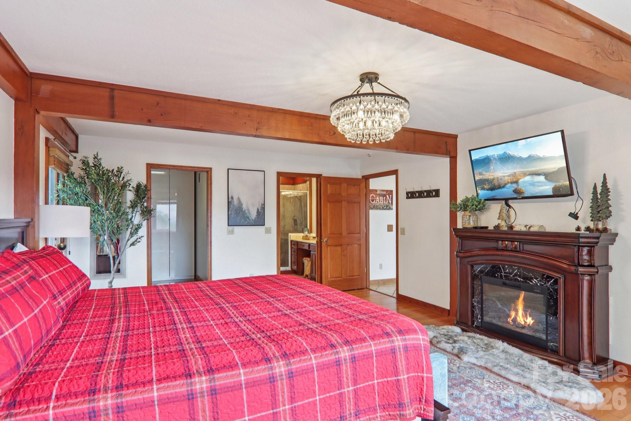 28 Nantahala Ridge — Bryson City