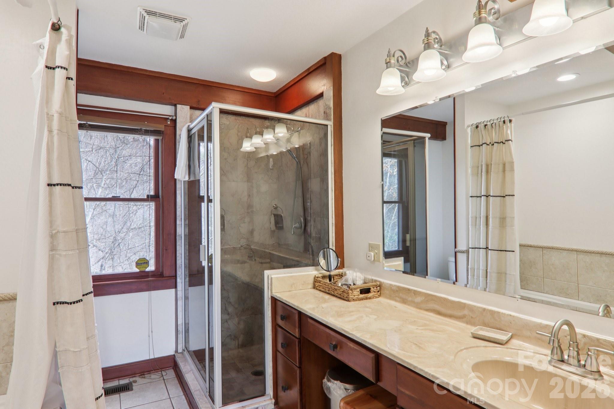 28 Nantahala Ridge — Bryson City