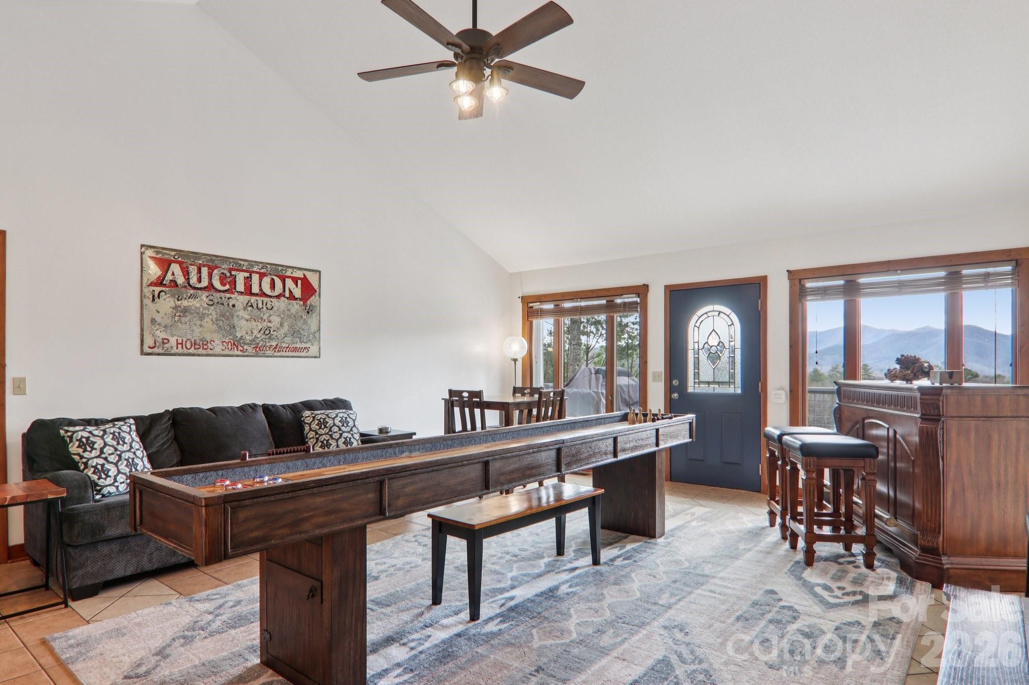 28 Nantahala Ridge — Bryson City