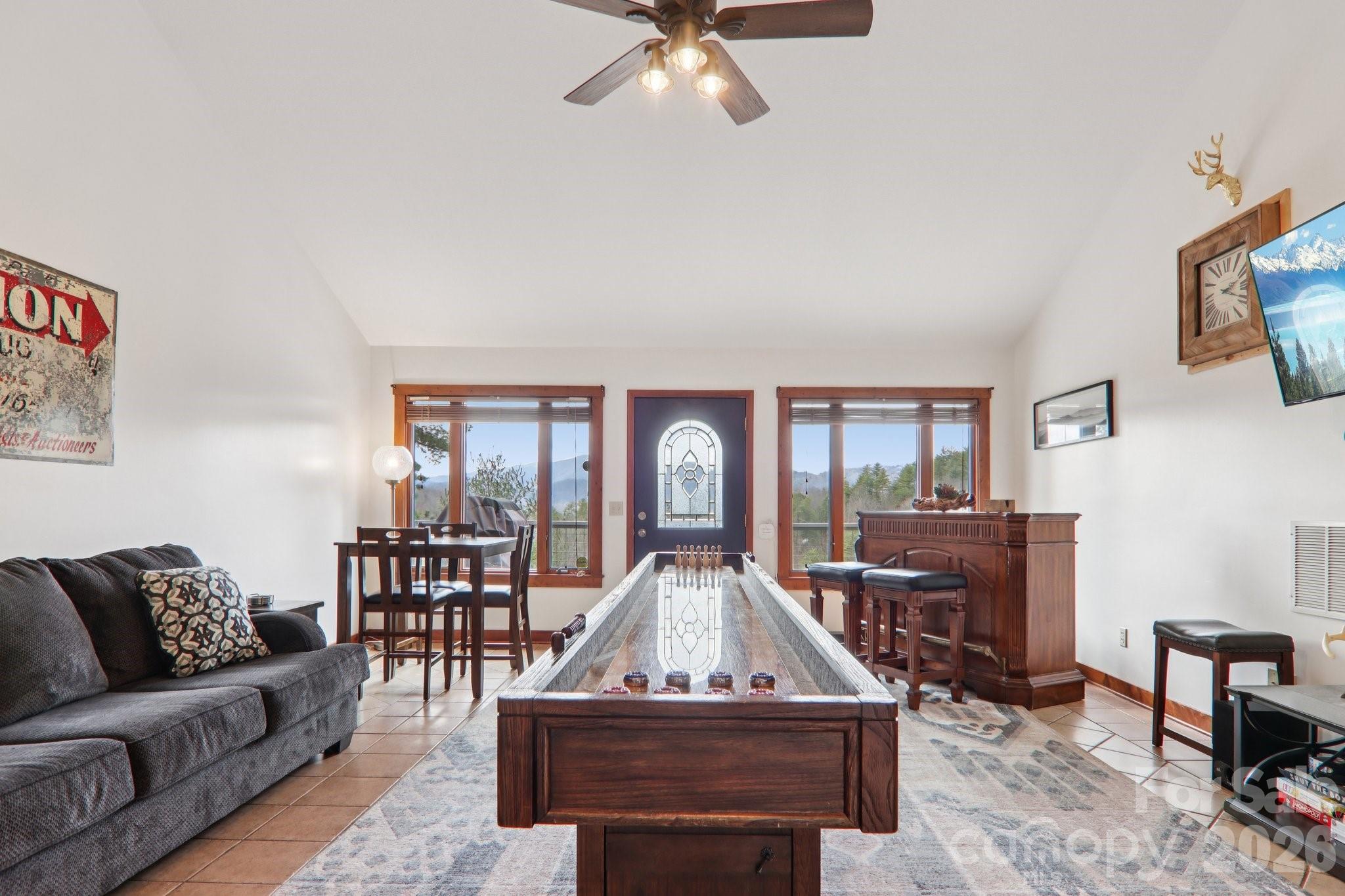 28 Nantahala Ridge — Bryson City