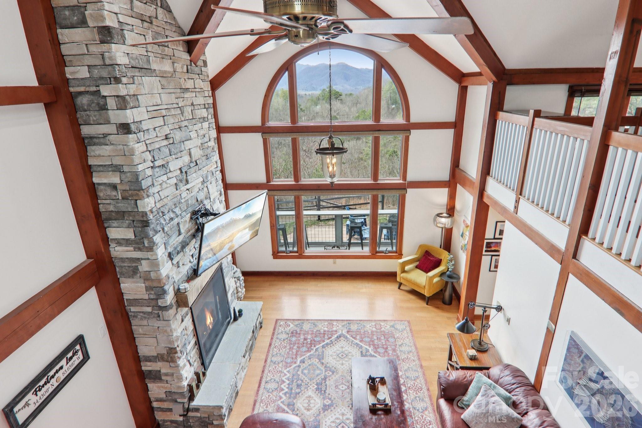 28 Nantahala Ridge — Bryson City