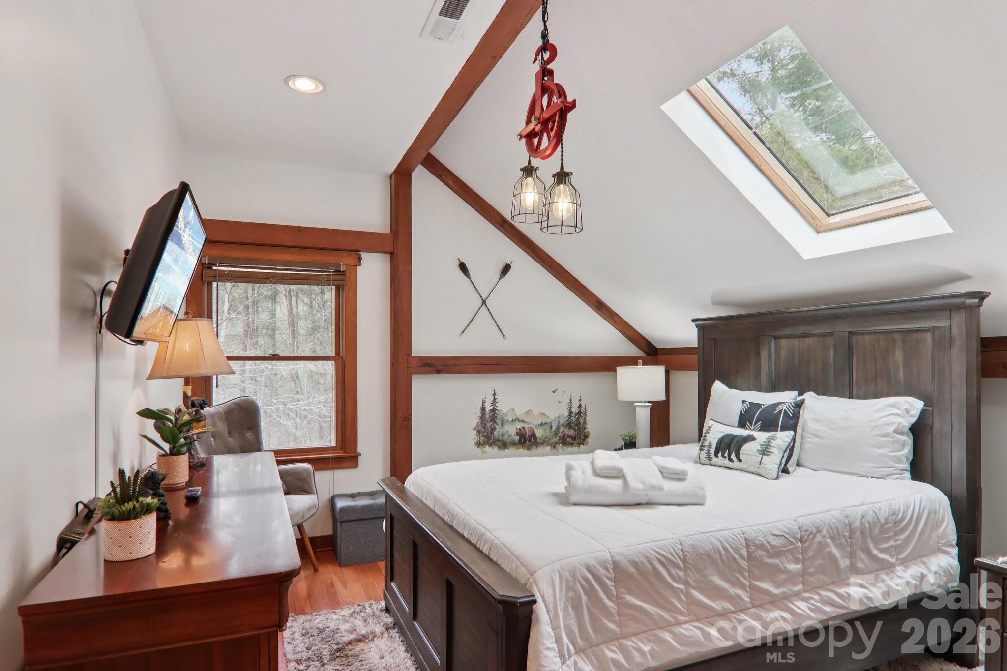 28 Nantahala Ridge — Bryson City