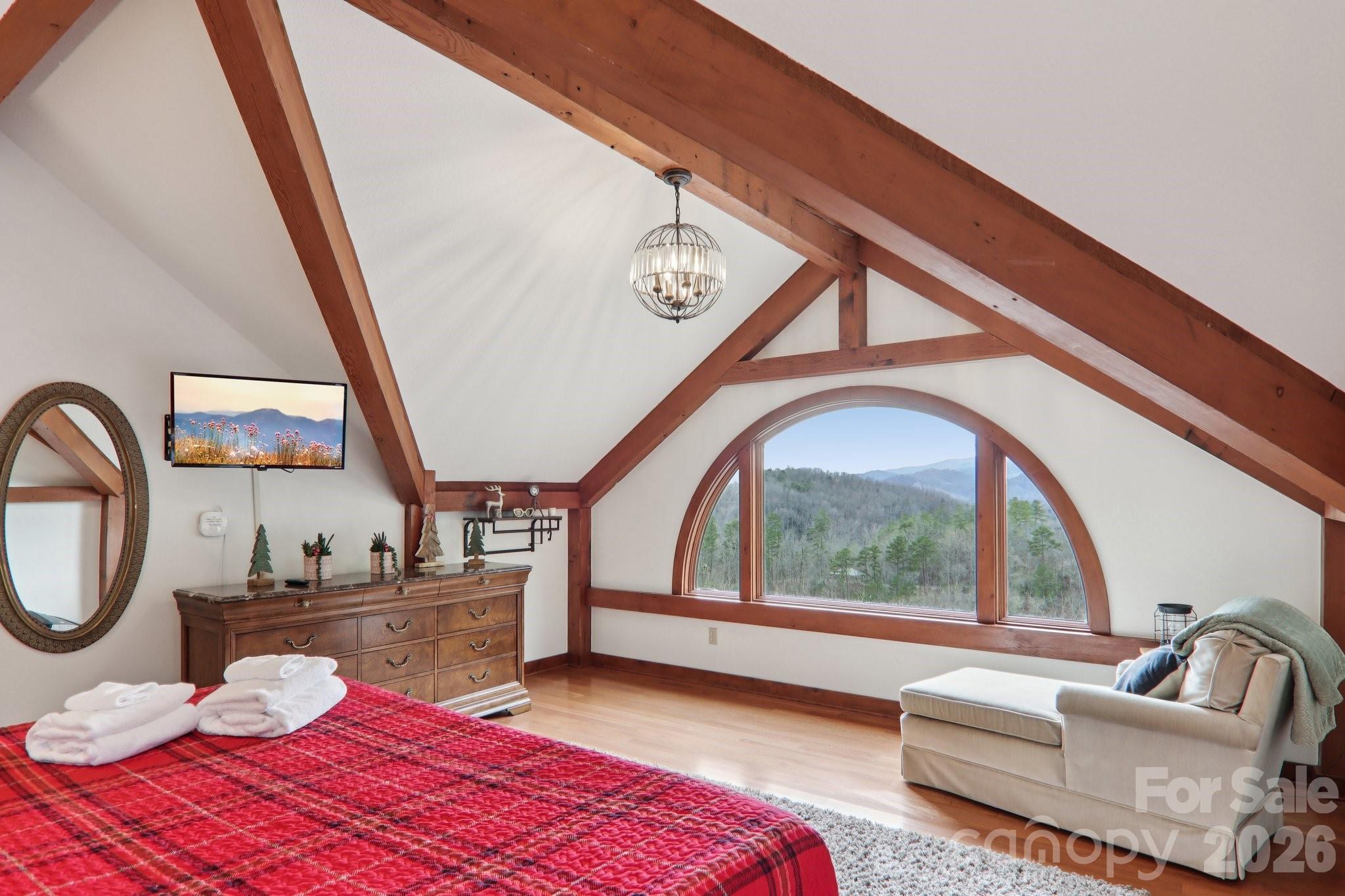 28 Nantahala Ridge — Bryson City