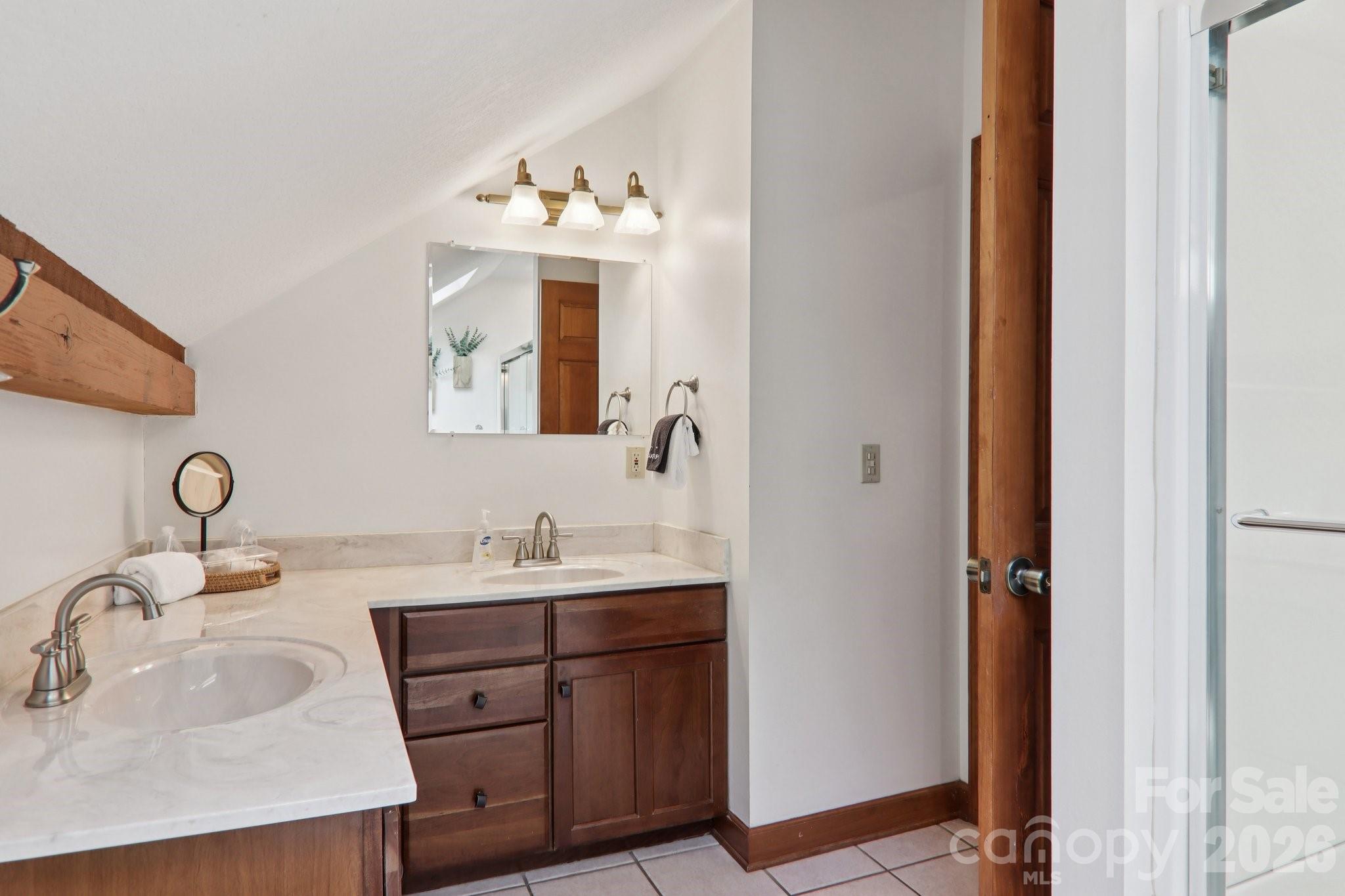 28 Nantahala Ridge — Bryson City