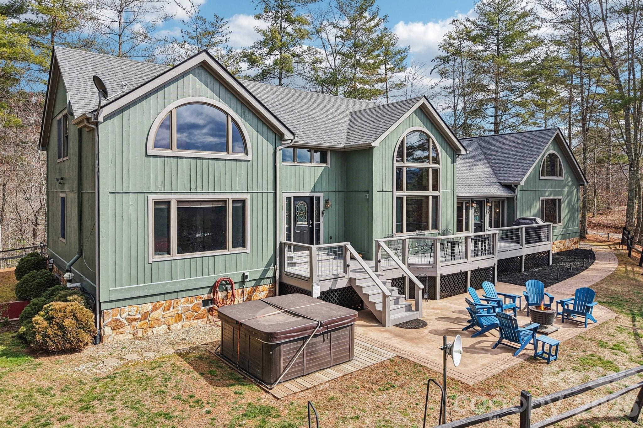 28 Nantahala Ridge — Bryson City
