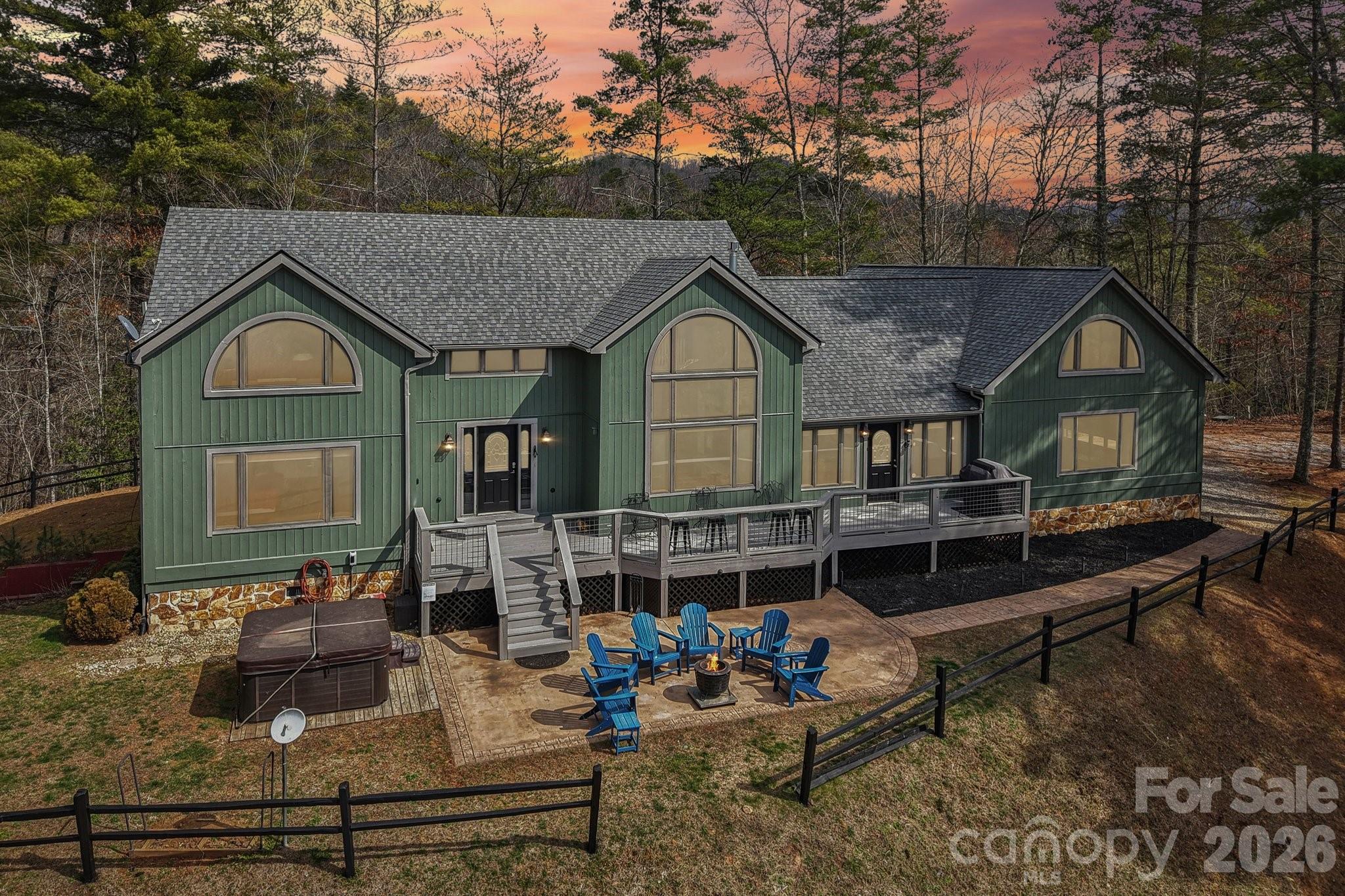 28 Nantahala Ridge — Bryson City