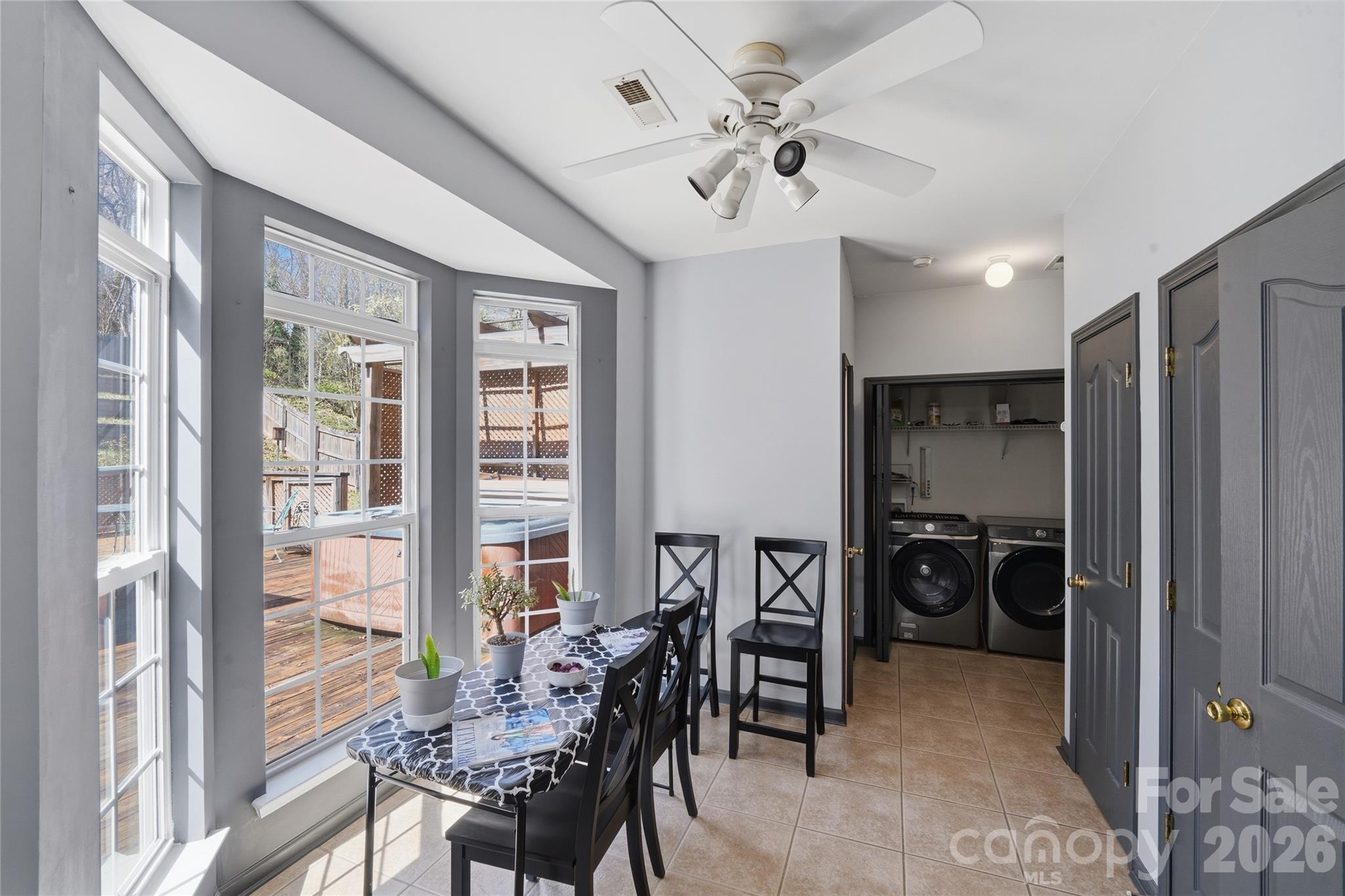 9541 Green Apple Drive — Charlotte